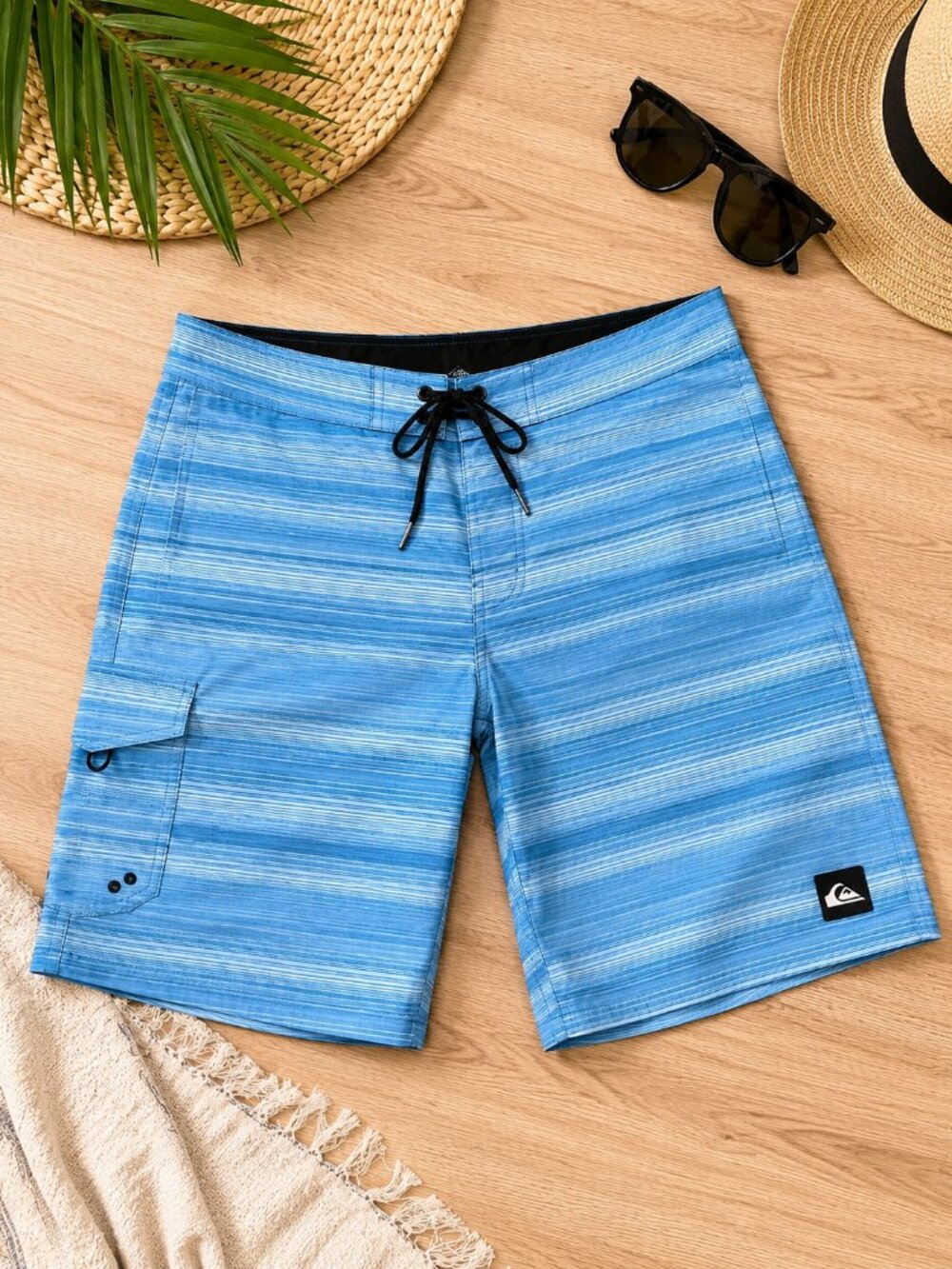 Quiksilver Men's Size 30 Blue Stripe Boardshorts Swim Trunks